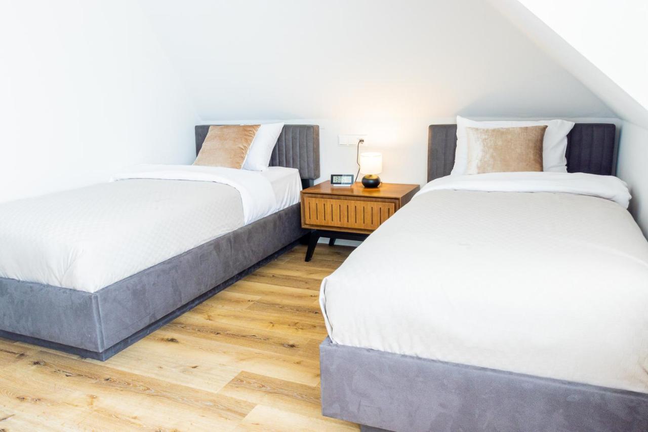 Moderne Maisonette Ferienwohnung Mit Gartenzugang, Nur 7 Gehminuten Zum Strand, Parkplatz & Fahrradunterstellplatz Scharbeutz Extérieur photo