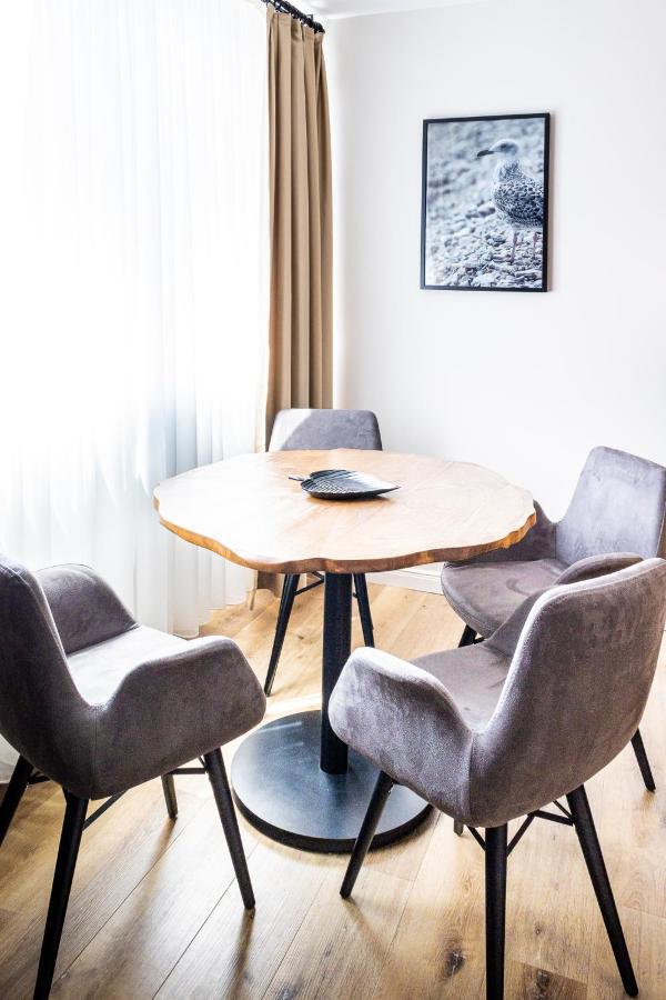 Moderne Maisonette Ferienwohnung Mit Gartenzugang, Nur 7 Gehminuten Zum Strand, Parkplatz & Fahrradunterstellplatz Scharbeutz Extérieur photo