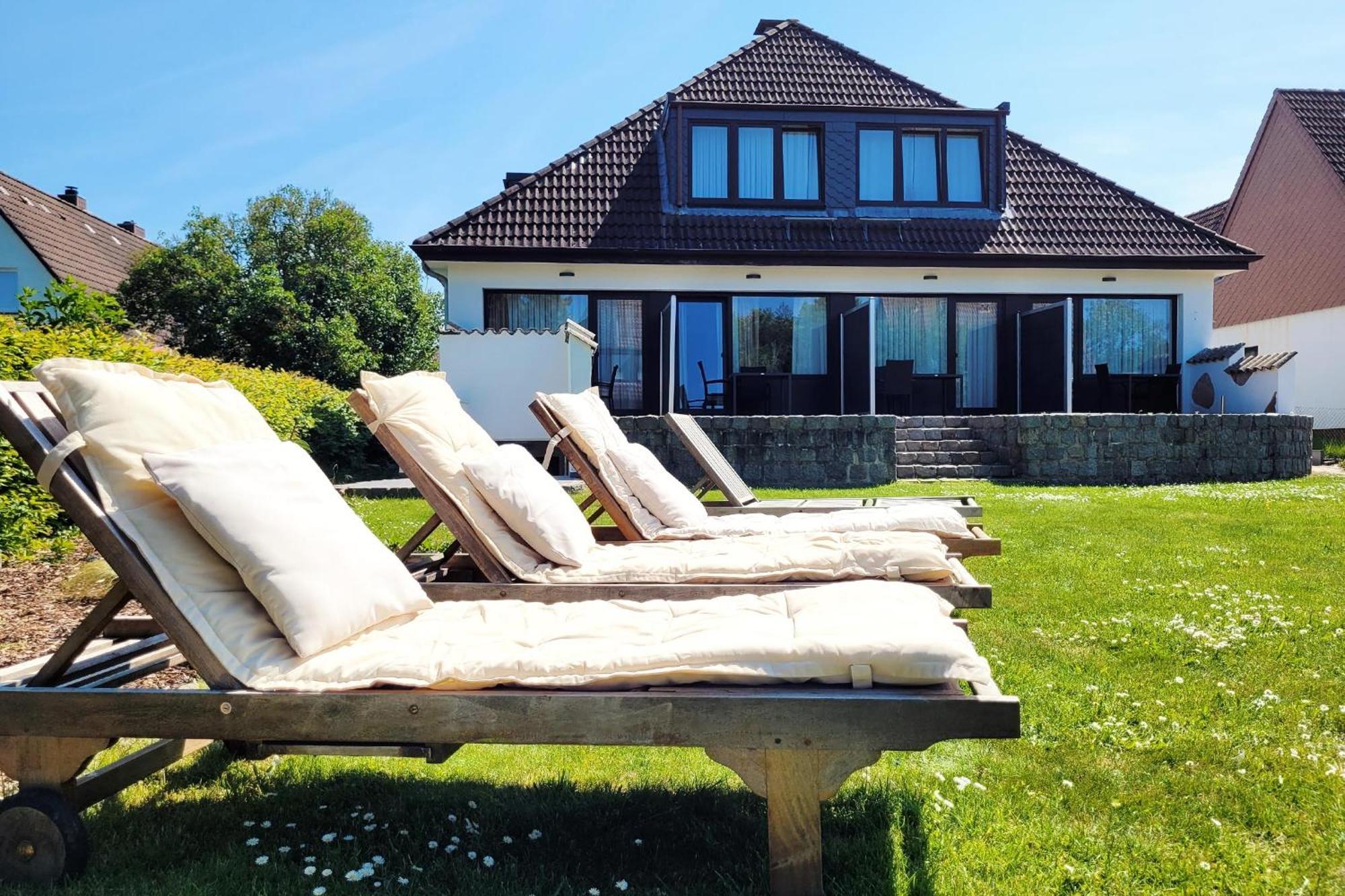Moderne Maisonette Ferienwohnung Mit Gartenzugang, Nur 7 Gehminuten Zum Strand, Parkplatz & Fahrradunterstellplatz Scharbeutz Extérieur photo