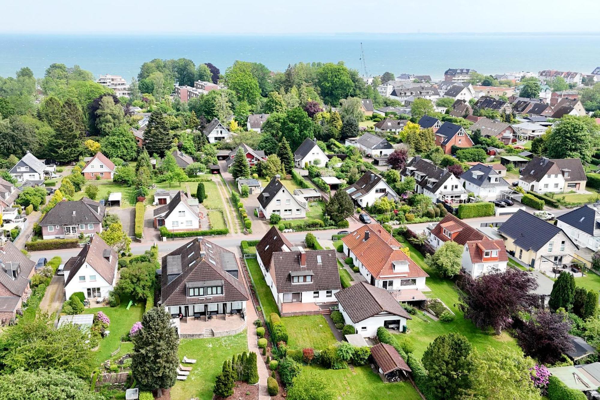 Moderne Maisonette Ferienwohnung Mit Gartenzugang, Nur 7 Gehminuten Zum Strand, Parkplatz & Fahrradunterstellplatz Scharbeutz Extérieur photo